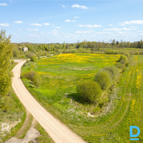 Pārdošanā 1.64 ha zemes gabals 9 minūšu braucienā no Cesvaines.Īpašums atrodas L Pārdošanā 1.64 ha zemes gabals 9 minūšu braucienā no Cesvaines.Īpašums atrodas L