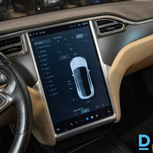 Pārdod Tesla Model S, 2016