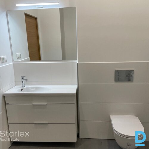 Birojs pēc kosmētiskā remonta labi uzturētā namīpašumā Rīgas centrā Birojs pēc kosmētiskā remonta labi uzturētā namīpašumā Rīgas centrā