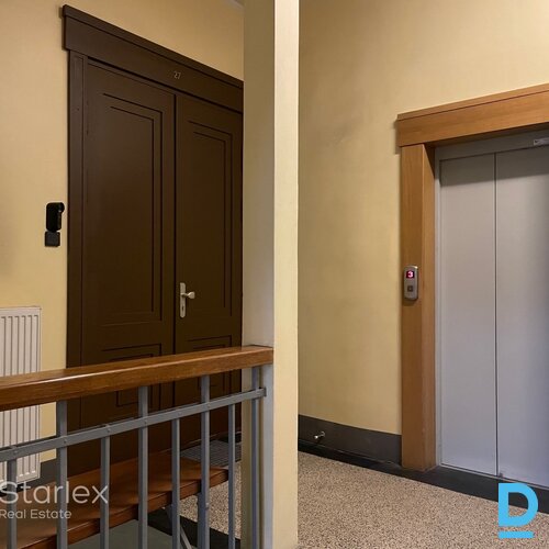 Birojs pēc kosmētiskā remonta labi uzturētā namīpašumā Rīgas centrā Birojs pēc kosmētiskā remonta labi uzturētā namīpašumā Rīgas centrā