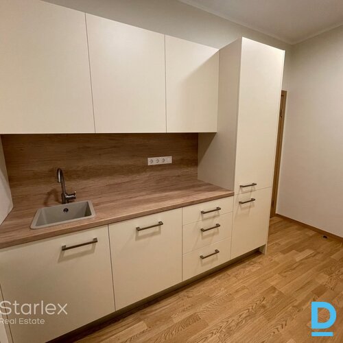 Birojs pēc kosmētiskā remonta labi uzturētā namīpašumā Rīgas centrā Birojs pēc kosmētiskā remonta labi uzturētā namīpašumā Rīgas centrā