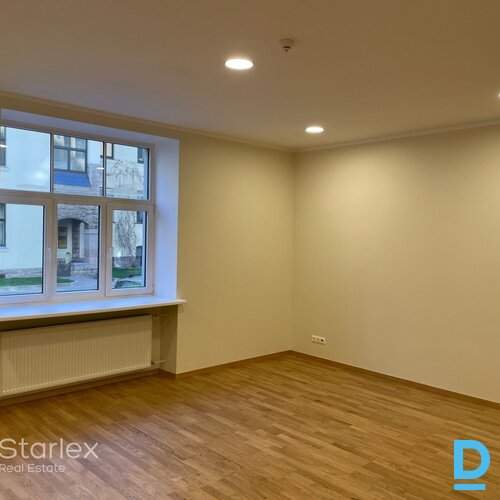 Birojs pēc kosmētiskā remonta labi uzturētā namīpašumā Rīgas centrā Birojs pēc kosmētiskā remonta labi uzturētā namīpašumā Rīgas centrā