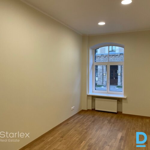 Birojs pēc kosmētiskā remonta labi uzturētā namīpašumā Rīgas centrā Birojs pēc kosmētiskā remonta labi uzturētā namīpašumā Rīgas centrā