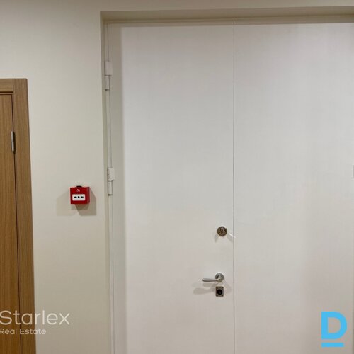 Birojs pēc kosmētiskā remonta labi uzturētā namīpašumā Rīgas centrā Birojs pēc kosmētiskā remonta labi uzturētā namīpašumā Rīgas centrā