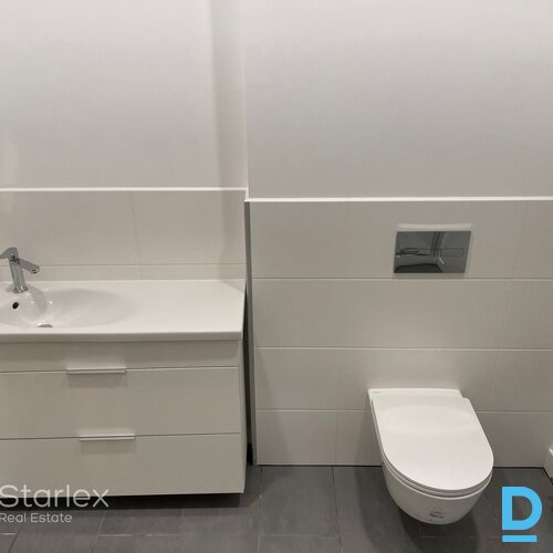 Birojs pēc kosmētiskā remonta labi uzturētā namīpašumā Rīgas centrā Birojs pēc kosmētiskā remonta labi uzturētā namīpašumā Rīgas centrā