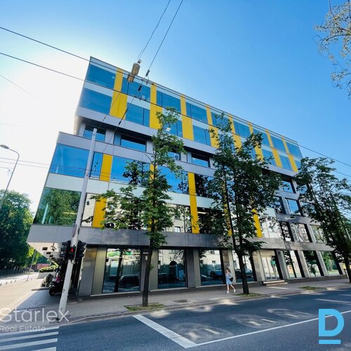 Medicīnas iestādei vai veikalam/salonam piemērotas telpas mūsdienīgā ēkā "Alojas biroji"