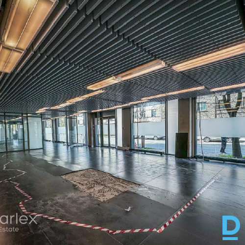 Medicīnas iestādei vai veikalam/salonam piemērotas telpas mūsdienīgā ēkā "Alojas biroji"