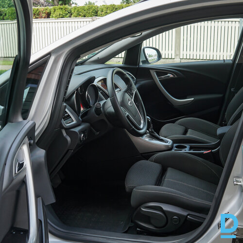 Pārdod Opel Astra 2.0d, 2012 Pārdod Opel Astra 2.0d, 2012