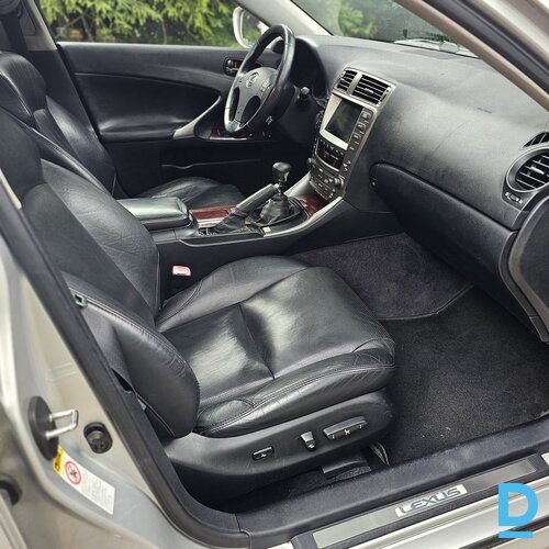 Pārdod Lexus IS 220, 2007