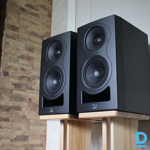 Pārdod audio komplektu Pārdod audio komplektu