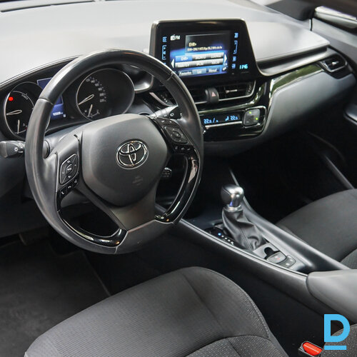 Pārdod Toyota C-HR 1.8, 2019