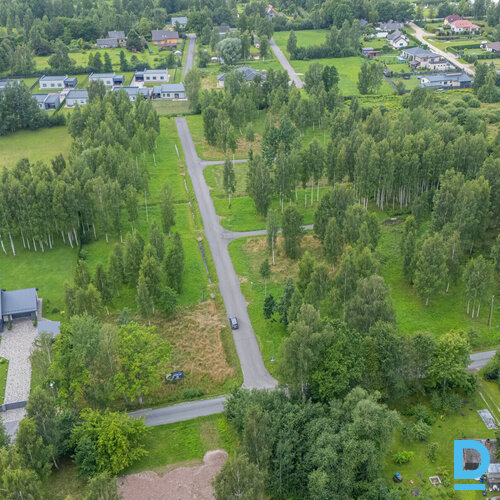 AVER sadarbībā ar SIA "Novators'' iegādei piedāvā 1029m² zemes gabalu privātai a