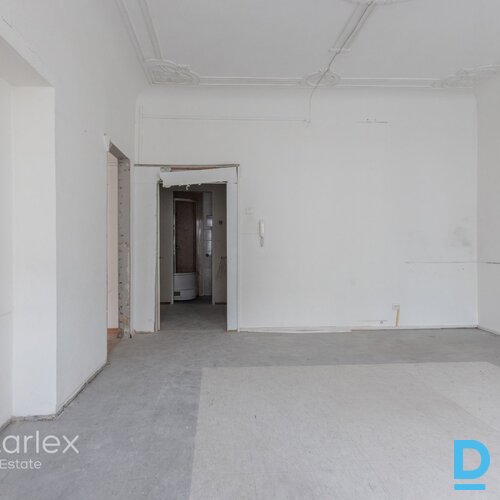 Piecistabu dzīvoklis Jūgendstila ēkā Piecistabu dzīvoklis Jūgendstila ēkā