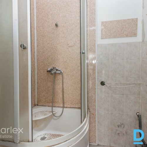 Piecistabu dzīvoklis Jūgendstila ēkā Piecistabu dzīvoklis Jūgendstila ēkā