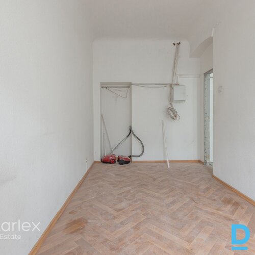 Piecistabu dzīvoklis Jūgendstila ēkā Piecistabu dzīvoklis Jūgendstila ēkā