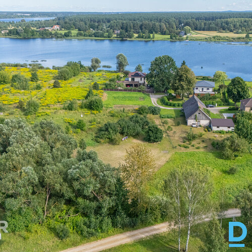 Pārdošanā 1770 m² zemes gabals privātai apbūvei mierpilnajā Katlakalnā.Zeme atro