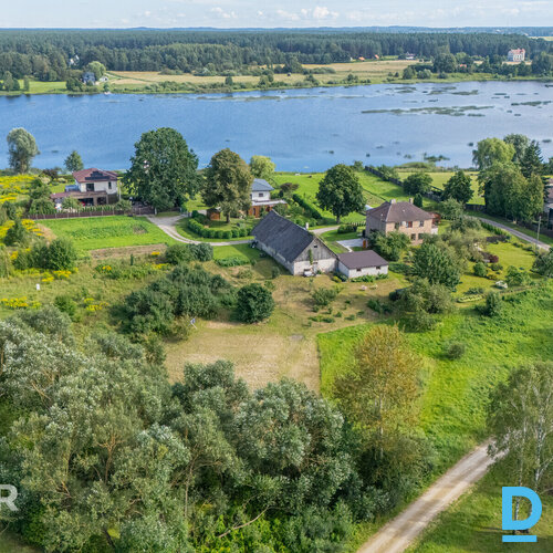 Pārdošanā 1770 m² zemes gabals privātai apbūvei mierpilnajā Katlakalnā.Zeme atro