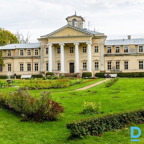 Pārdod Krimuldas muižu,  Mednieku 3, Sigulda, m²