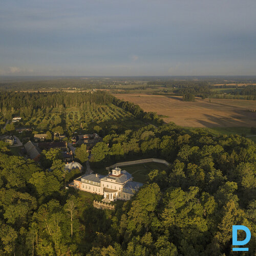 Pārdod Krimuldas muižu,  Mednieku 3, Sigulda, m²