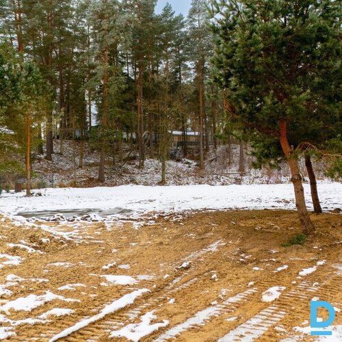 Pārdošanā 2400 m² zemes gabals privātmājas būvniecībai ainaviskā vietā upes kras