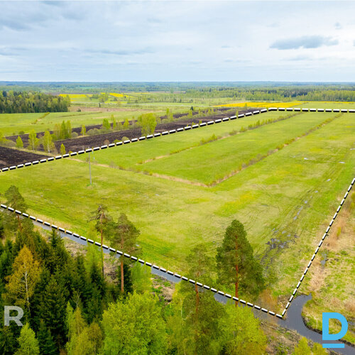 Pārdošanā 13 ha zemes gabals lauksaimniecībai vai privātai apbūvei.Īpašums atrod