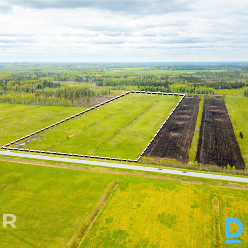 Pārdošanā 13 ha zemes gabals lauksaimniecībai vai privātai apbūvei.Īpašums atrod