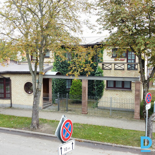 Pārdod māju Dzintaru iela 43