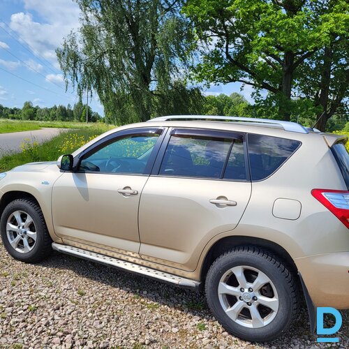 Pārdod Toyota RAV 4, 2011