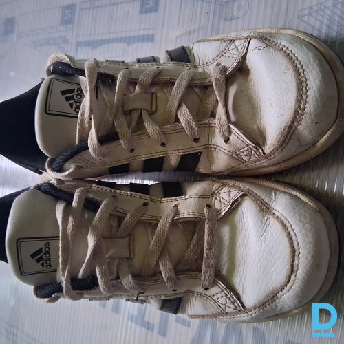 Pārdod Adidas Brīvā laika apavi sievietēm