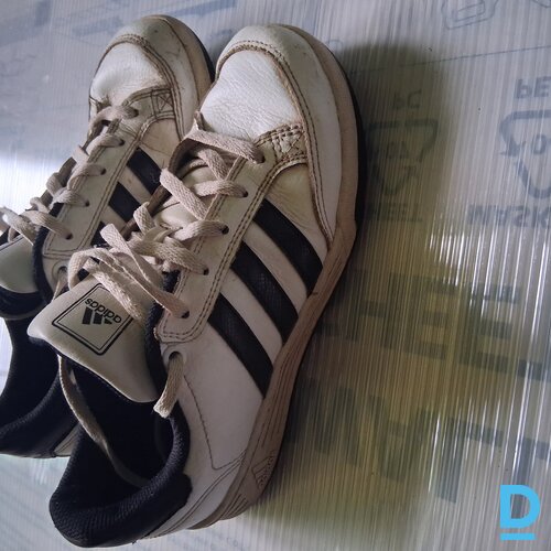Pārdod Adidas Brīvā laika apavi sievietēm