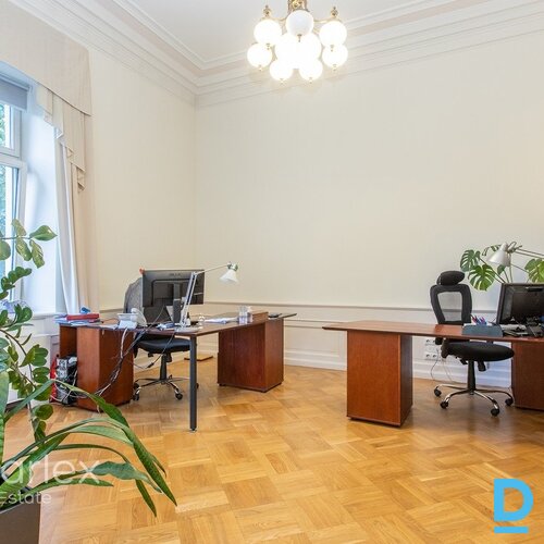 Birojs prestižā vēstniecību rajonā pie Kronvalda parka Birojs prestižā vēstniecību rajonā pie Kronvalda parka