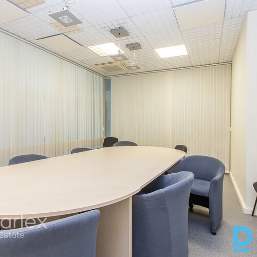 Birojs prestižā vēstniecību rajonā pie Kronvalda parka Birojs prestižā vēstniecību rajonā pie Kronvalda parka