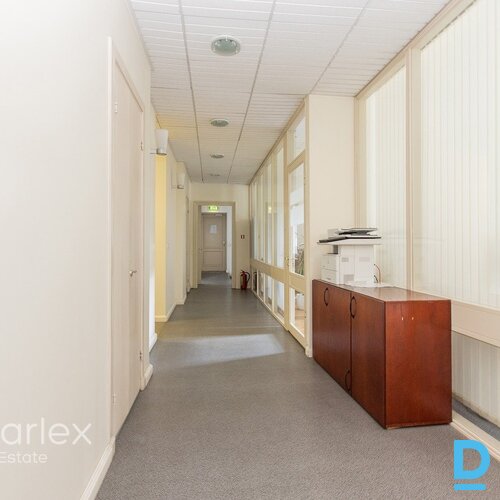 Birojs prestižā vēstniecību rajonā pie Kronvalda parka Birojs prestižā vēstniecību rajonā pie Kronvalda parka