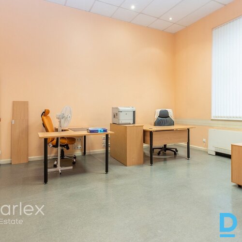 Birojs prestižā vēstniecību rajonā pie Kronvalda parka Birojs prestižā vēstniecību rajonā pie Kronvalda parka