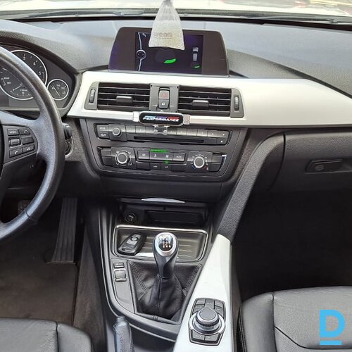 Pārdod BMW 318 2.0d, 2013