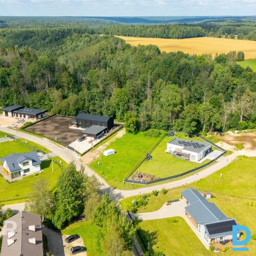 Pārdošanā lielisks 2028 m² zemes gabals ainaviskā vietā privātai apbūvei jaunā p