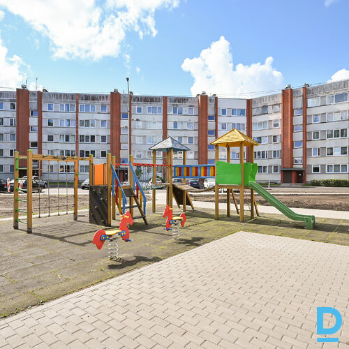 Pārdod dzīvokli Nometņu iela 11