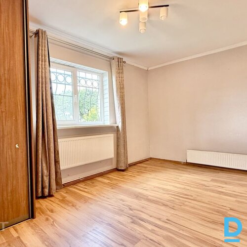 Pārdod mājas Sakņu iela 50