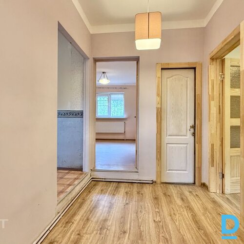 Pārdod mājas Sakņu iela 50