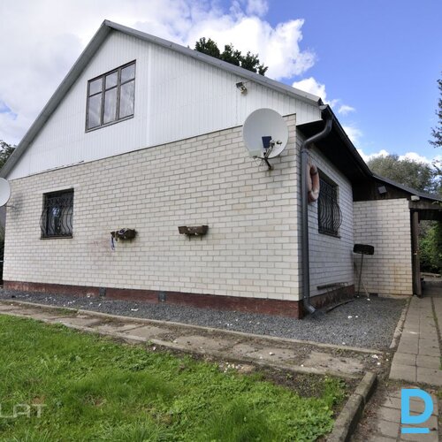 Pārdod mājas Sakņu iela 50