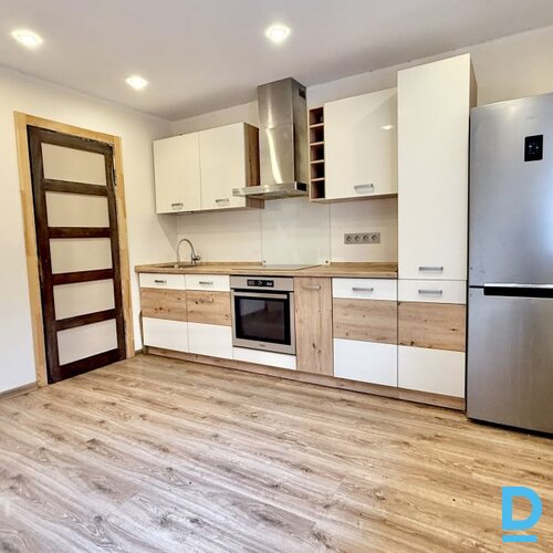 Pārdod mājas Sakņu iela 50