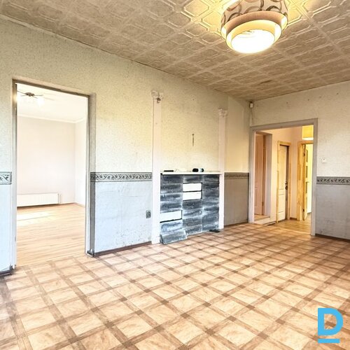 Pārdod mājas Sakņu iela 50