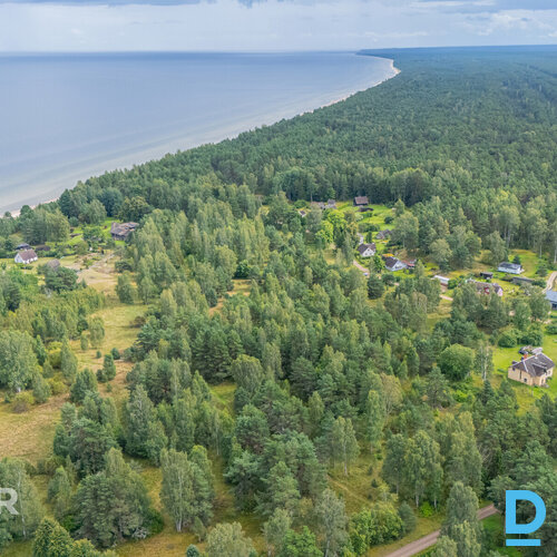 Pārdošanā 2138 m² zemes gabals pie jūras - lieliski piemērots vasarnīcai, ģimene