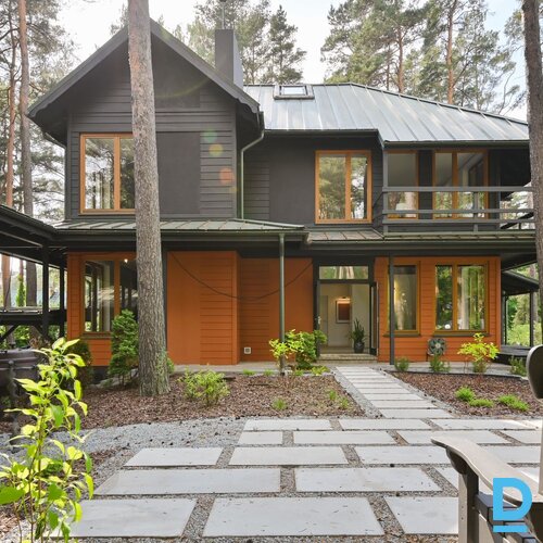 Izīrē māju Jūrmala