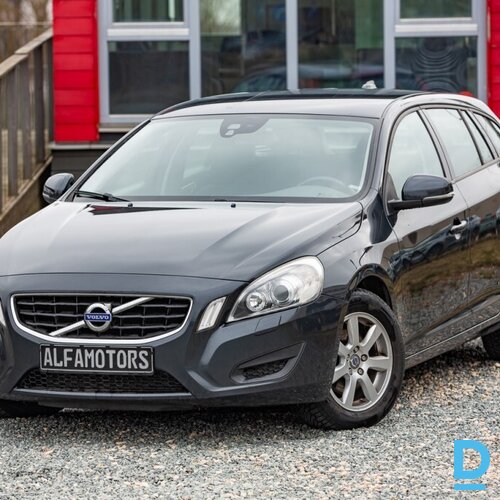 Pārdod Volvo V60 D3 Momentum 163 PS, 2012