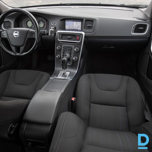 Pārdod Volvo V60 D3 Momentum 163 PS, 2012