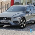 Pārdod Volvo V60 B4 Cross Country AWD 197 PS, 2023