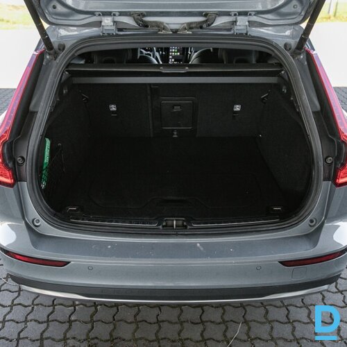 Pārdod Volvo V60 B4 Cross Country AWD 197 PS, 2023 Pārdod Volvo V60 B4 Cross Country AWD 197 PS, 2023