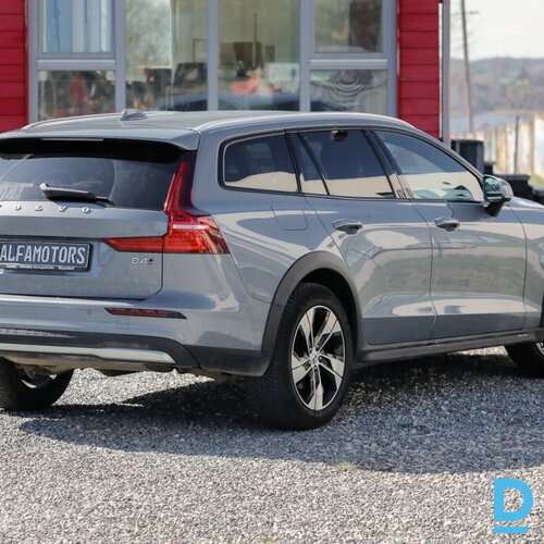 Pārdod Volvo V60 B4 Cross Country AWD 197 PS, 2023 Pārdod Volvo V60 B4 Cross Country AWD 197 PS, 2023