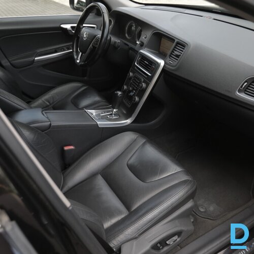 Pārdod Volvo S60 D3 Summum 163 PS, 2010